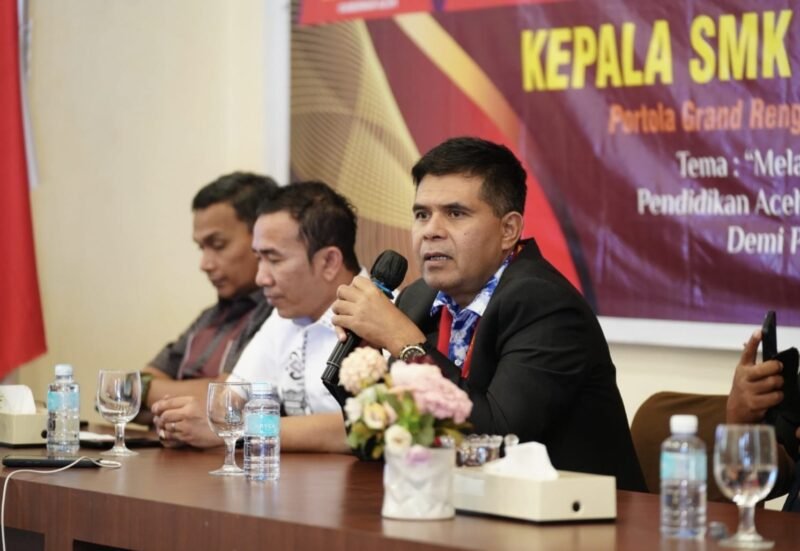 Plt. Kadisdik Aceh, Murthalamuddin saat membuka Rakor MKKS SMK di Takengon, Aceh Tengah.