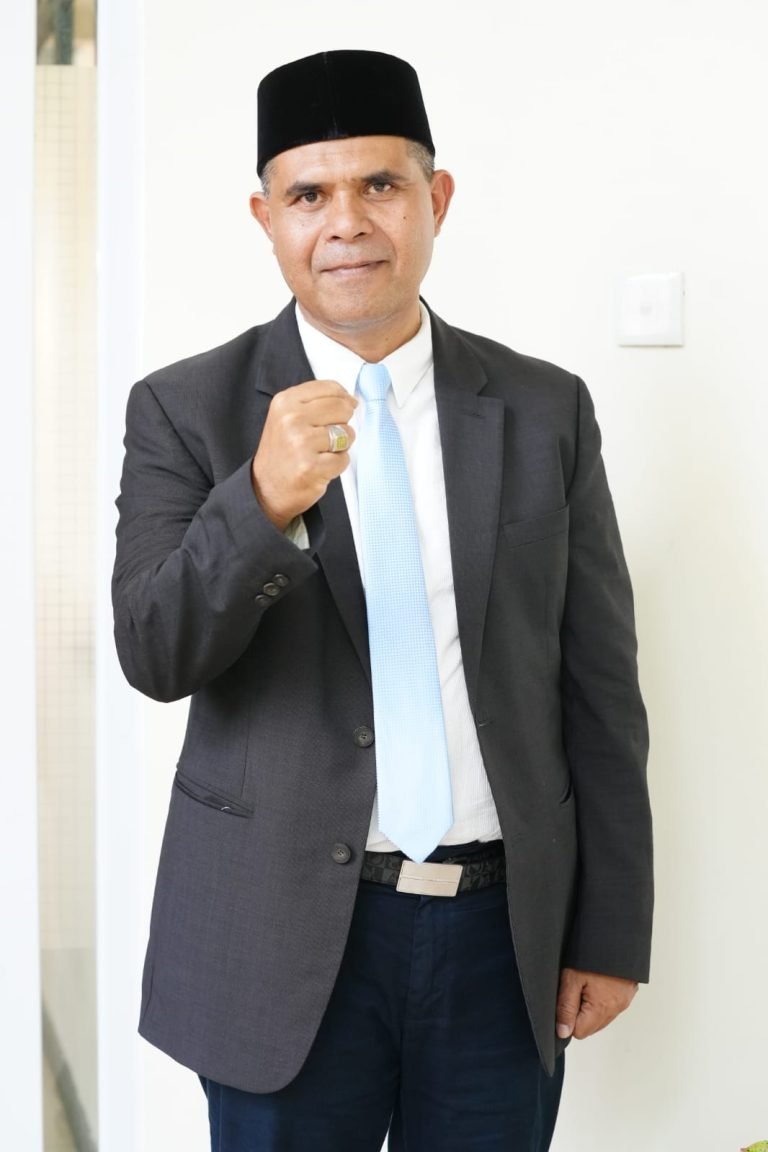 Menanam bukan hanya soal menunggu buah, tapi soal menumbuhkan sikap hidup. Kegiatan menanam di sekolah tidak hanya mengajarkan anak-anak tentang pertanian, tetapi juga nilai-nilai seperti tanggung jawab, kerja keras, dan kepedulian terhadap lingkungan Sabtu 01/11/2025 (Foto:Dok.Ist) 