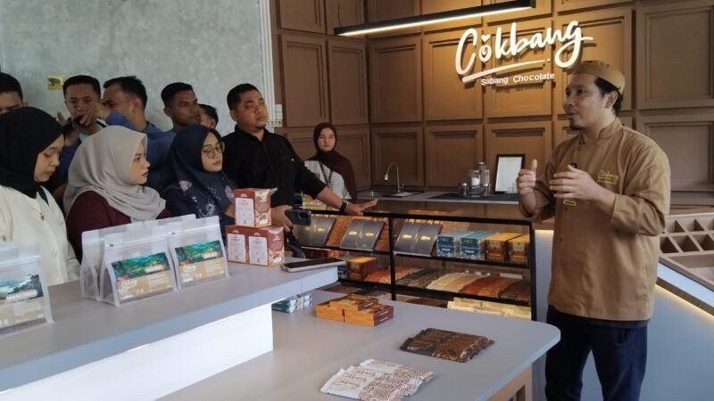 Forum Komunikasi Jurnalis Mitra Bank Indonesia berkunjung ke destinasi Oleh-oleh Cokbang, Sabang.