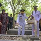 Wakil Gubernur Aceh, Fadlullah, SE, menjadi Inspektur upacara pada peringatan Hari Pahlawan Prov Aceh Tahun 2025 DI makam Pahlawan Banda Aceh, (10/11/2025). Foto : Dok. Biro Adpim Setda Aceh