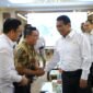 Bupati Aceh Besar H Muharram Idris (Syech Muharram) foto bersama dengan Menteri Pertanian (Mentan) Republik Indonesia (RI), Andi Amran Sulaiman, usai audiensi, di Gedung A Lantai 2, Kantor Kementerian Pertanian RI, Jakarta Selatan, Selasa (11/11/2025). FOTO/PROKOPIM PEMKAB ACEH BESAR