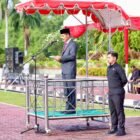 Sekretaris Daerah Aceh, M. Nasir, S.IP., MPA., menjadi inspektur upacara pada peringatan Hari Kesehatan Nasional (HKN) ke-61 Tahun 2025 di halaman depan Kantor Gubernur Aceh, Rabu (12/11/2025). Foto: Dok. Humas Aceh