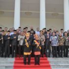 Wakil Gubernur Aceh, Fadhlullah,SE menghadiri pemberian gelar kehormatan Wali Nanggroe kepada, Prof, Dr. H, Tito Karnavian, Ph, D. Di komplek Wali Nanggroe Aceh, Lampenerut Aceh Besar,(12/11/2025).