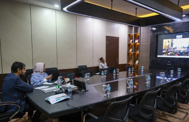 Gubernur Aceh Muzakir Manaf hadir sebagai pembicara secara daring pada International Conference on After the Peace Agreements: Bangsamoro and Beyond yang diselenggarakan oleh Institute for Autonomy and Governance (IAG) di Manila, Filipina, Rabu 19/11/2025 (Foto:Dok.Biro Adpim Setda Aceh)