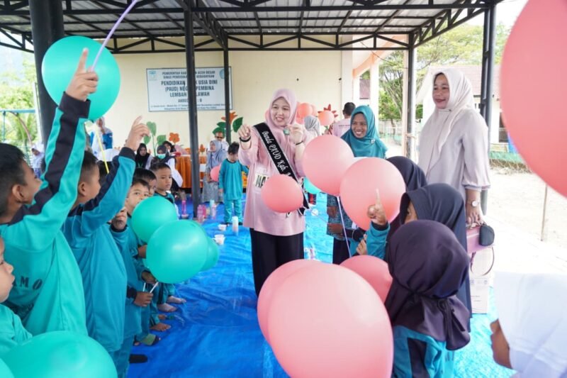 Bunda PAUD Aceh Besar Hj. Rita Mayasari gelar SEGARMADU di PAUD Negeri Lembah Seulawah, Rabu (19/11/2025). FOTO/MC ACEH BESAR