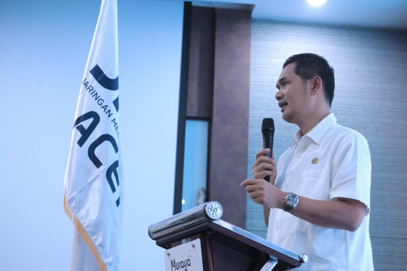 Sekretaris Daerah Aceh, M. Nasir, S.IP, MPA memberi sambutan pada Musyawarah Daerah (Musda) Jaringan Media Siber Indonesia (JMSI) Aceh yang dilaksanakan di Hotel Kyriad Muraya Banda Aceh, Rabu, 19 November 2025. Foto : Dok. Biro Adpim Setda Aceh