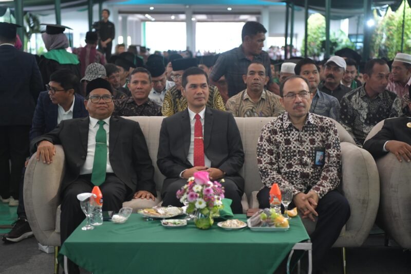 Sekretaris Daerah Aceh, M. Nasir menghadiri Rapat Senat dalam Rangka wisuda sarjana dan Magister Universitas Islam Kebangsaan Indonesia (UNIKI), Bireuen, Sabtu, 22/11/2024 (Foto:Dok.Biro Adpim Setda Aceh) 