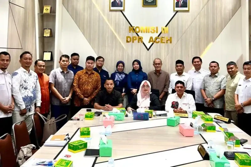 Komisi III DPRA memanggil pengusaha penyalur BBM industri di Aceh untuk optimalisasi Pendapatan Asli Aceh (PAA) dari sektor Pajak Bahan Bakar Kendaraan Bermotor (PBBKB), Jum'at 14/11/2025 (Foto:Dok.Ist)