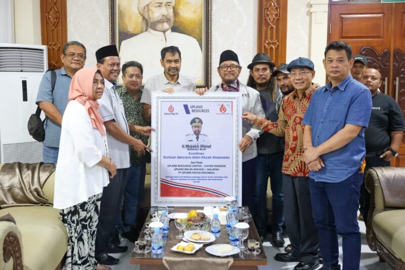 Gubernur Aceh, Muzakir Manaf menerima kunjungan & bantuan dari Perusahaan Multinasional Upland Resources yang beroperasi di United Kingdom, Malaysia & Indonesia DI Bandara SIM, Senin, 15 Desember 2025 malam