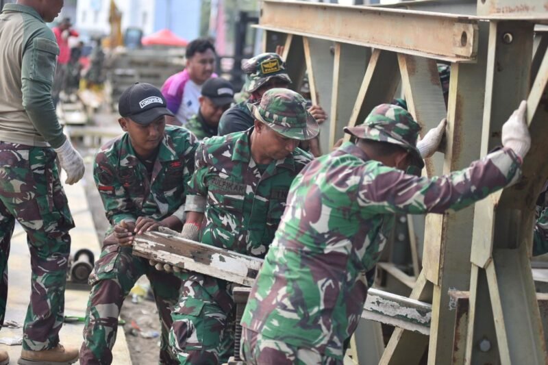 Sejumlah progres pembangunan jembatan Bailey di berbagai titik wilayah Kodam IM hingga kini masih terus dikebut oleh personel Batalyon Zeni Tempur 16/DA, Minggu (14/12/2025).