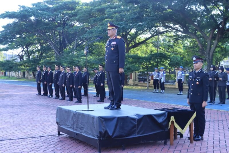 Selamat Hari Ibu ke-97 Tahun 2025! 🇮🇩 Wakapolda Aceh Brigjen Pol. Ari Wahyu Widodo memimpin upacara peringatan Hari Ibu di Mapolda Aceh, Senin (22/12/2025). 