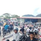 Dua unit mobil tangki BBM Pertamina mulai melintasi jalur Aceh Utara menuju Bener Meriah setelah akses jalan berhasil diperbaiki oleh prajurit Kodam Iskandar Muda, Rabu (24/12/2025).