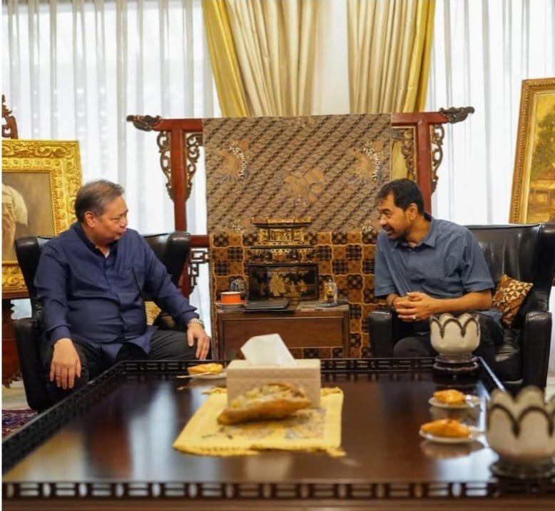 Gubernur Aceh, Muzakir Manaf melakukan silaturrahmi dengan Menko Bidang Perekonomian Airlangga Hartarto di Kantor Kementarian Perekonomian RI Jakarta, Kamis,( 25/12/2025).