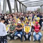 Suasana peresmian Jembatan Bailey Kutablang di jalur nasional Medan–Banda Aceh, Kabupaten Bireuen, Sabtu (27/12/2025).