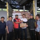 Sekretaris Daerah Aceh, M. Nasir Didampingi Asissten I Setda Aceh, Syakir mengunjungi Posko Logistik Pelabuhan Krueng Gekuh Lhokseumawe, sabtu, (27/12/2025).