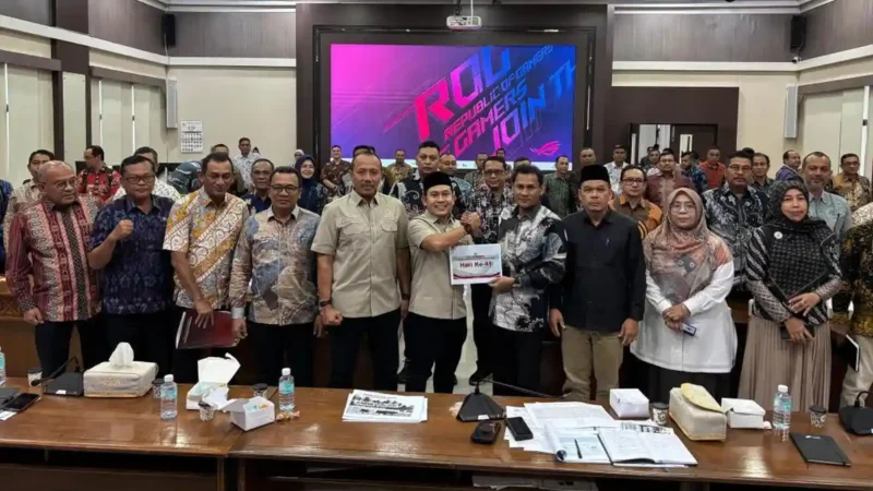 Komisi II DPRA gelar rapat koordinasi membahas dampak bencana hidrometeorologi di Aceh Fokus identifikasi kerusakan & rencana aksi rehabilitasi, Kamis 08/1/2026