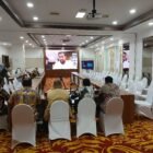 Gubernur Aceh, Muzakir Manaf di dampingi Wakil Gubernur Aceh, Fadhlullah, SE beserta unsur Forkopimda Aceh serta SKPA terkait menetapkan perpanjangan ketiga status tanggap darurat Bencana Hidrometeorologi Aceh Tahun 2026, selama 14 hari terhitung 9 s/d 22 Januari 2026 secara daring, Kamis, 8 Januari 2026