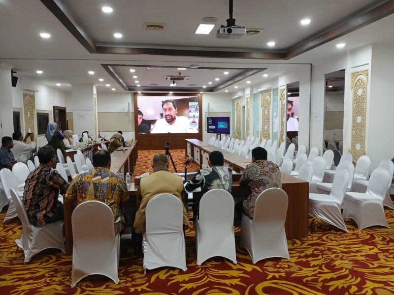 Gubernur Aceh, Muzakir Manaf di dampingi Wakil Gubernur Aceh, Fadhlullah, SE beserta unsur Forkopimda Aceh serta SKPA terkait menetapkan perpanjangan ketiga status tanggap darurat Bencana Hidrometeorologi Aceh Tahun 2026, selama 14 hari  terhitung 9 s/d 22 Januari 2026 secara daring, Kamis, 8 Januari 2026