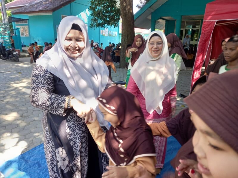 Plt Kadisdikbud Kabupaten Aceh Besar, Rahmawati, SPd, MSi, melakukan kunjungan kerja ke SD Negeri 1 Pagar Air, Kecamatan Ingin Jaya, Aceh Besar, Sabtu (24/1/2026). FOTO/ MC ACEH BESAR