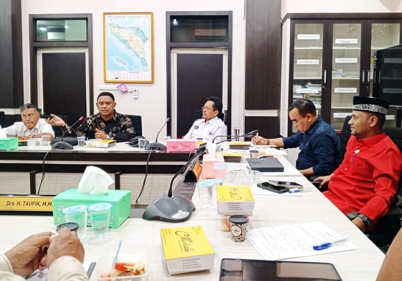 Pengurus Serikat Media Siber Indonesia (SMSI) Aceh melakukan audiensi dengan Komisi I Dewan Perwakilan Rakyat Aceh (DPRA) di Gedung DPR Aceh, Banda Aceh, Senin (26/1/2026).