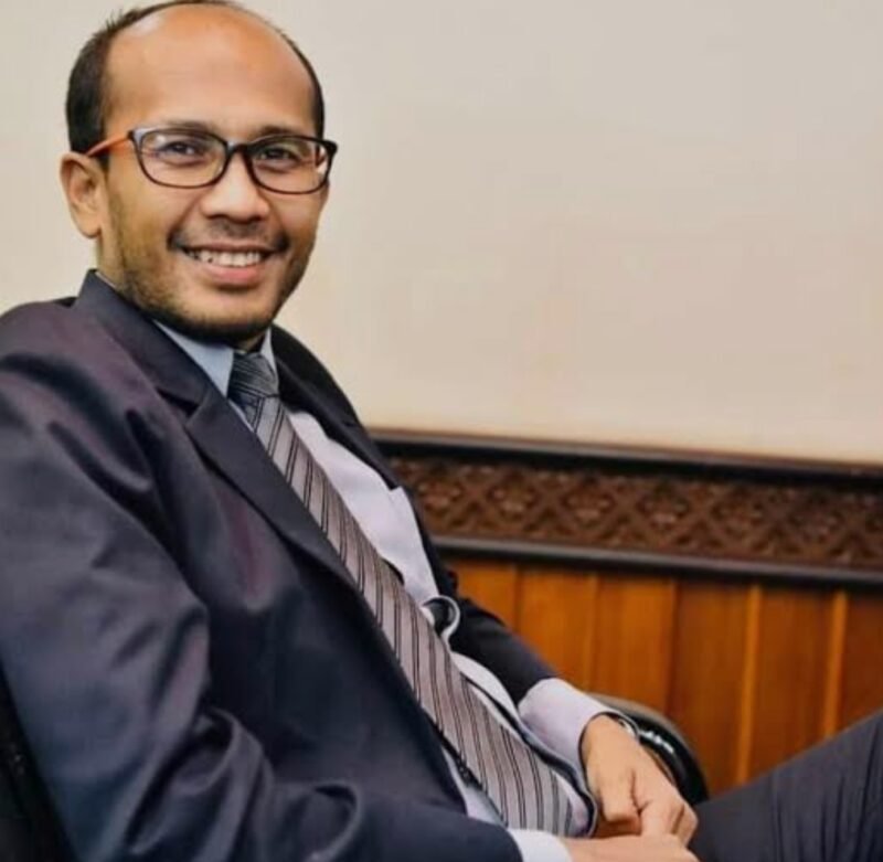 Juru Bicara Pemerintah Aceh Muhammad MTA menyampaikan klarifikasi terkait keterlambatan pembayaran gaji ASN Kota Lhokseumawe di Banda Aceh, Kamis (15/1/2026). Pemerintah Aceh menegaskan bahwa kendala tersebut tidak terkait dengan evaluasi APBK 2026, melainkan proses Peraturan Wali Kota sebagai dasar pencairan gaji ASN.