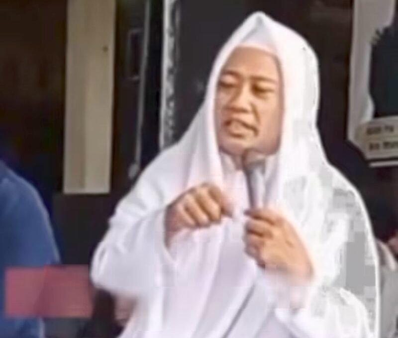 KH Ahmad Eko Nuryanto menyampaikan permintaan maaf secara terbuka atas pernyataannya yang mengaitkan Aceh dengan kutukan Tuhan, setelah menuai kecaman luas dari masyarakat.(16/01/2026).