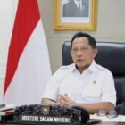 Menteri Dalam Negeri Muhammad Tito Karnavian memberikan keterangan terkait pengembalian dana Transfer ke Daerah (TKD) sebesar Rp10,6 triliun untuk mempercepat pemulihan pascabencana banjir dan longsor di Aceh, Sumatera Utara, dan Sumatera Barat.(18/01/2026).