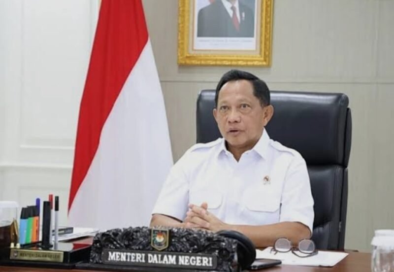 Menteri Dalam Negeri Muhammad Tito Karnavian memberikan keterangan terkait pengembalian dana Transfer ke Daerah (TKD) sebesar Rp10,6 triliun untuk mempercepat pemulihan pascabencana banjir dan longsor di Aceh, Sumatera Utara, dan Sumatera Barat.(18/01/2026).