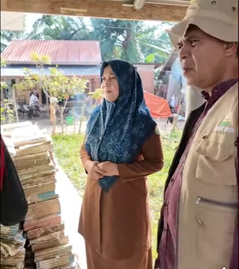 Wakil Ketua Komisi X DPR RI MY Esti Wijayati bersama Plt. Kepala Dinas Pendidikan Aceh Murthalamuddin meninjau dampak banjir dan menyapa siswa serta guru SMKN 1 Baktiya, Aceh Utara, sebagai wujud kepedulian dan dukungan terhadap kebangkitan pendidikan pascabencana.(20/01/2026).