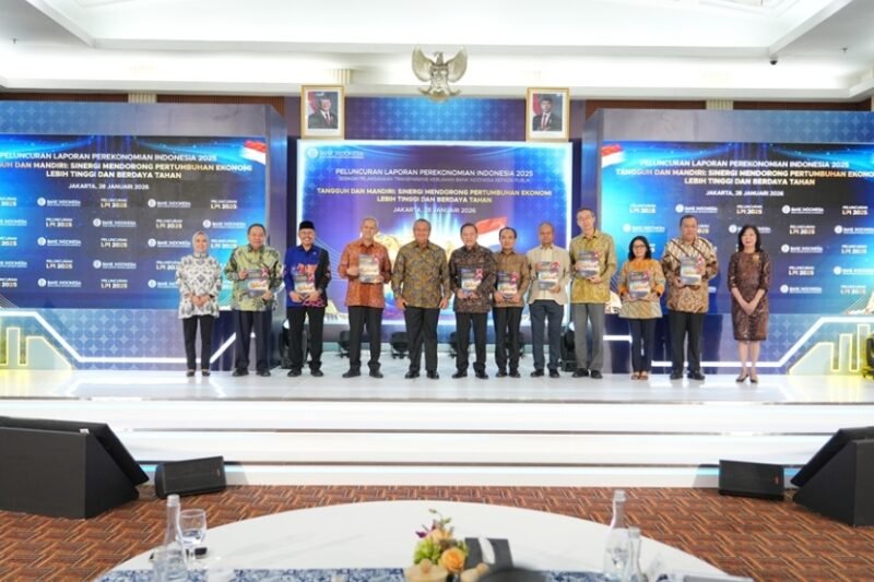Gubernur Bank Indonesia Perry Warjiyo saat meluncurkan Laporan Perekonomian Indonesia (LPI) 2025 yang memproyeksikan pertumbuhan ekonomi Indonesia terus menguat hingga 2027.