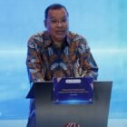 Direktur Utama BEI Iman Rachman saat menyampaikan pernyataan pengunduran diri kepada awak media di Jakarta, Jumat (30/1/2026), menyusul gejolak pasar modal dalam dua hari terakhir.