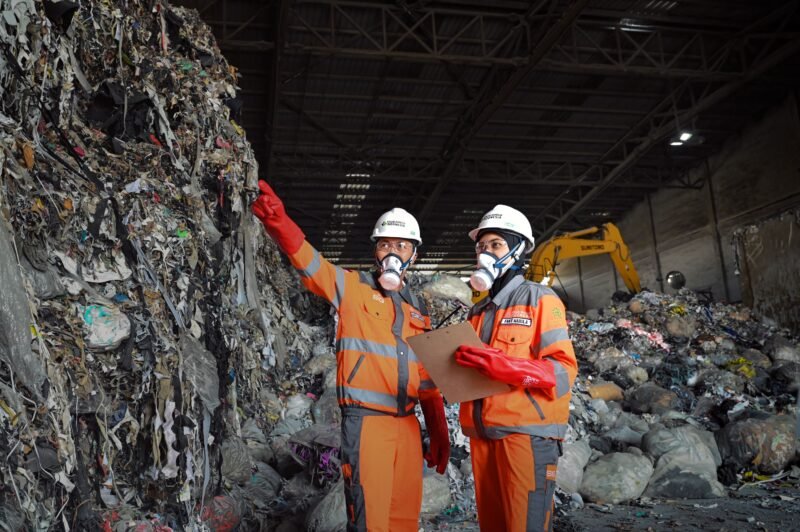 Fasilitas pengelolaan limbah ramah lingkungan, GreenZone di Narogong, Jawa Barat. Solusi Bangun Indonesia telah manfaatkan 172 Ribu Ton RDF untuk tekan emisi dan atasi darurat sampah nasional.