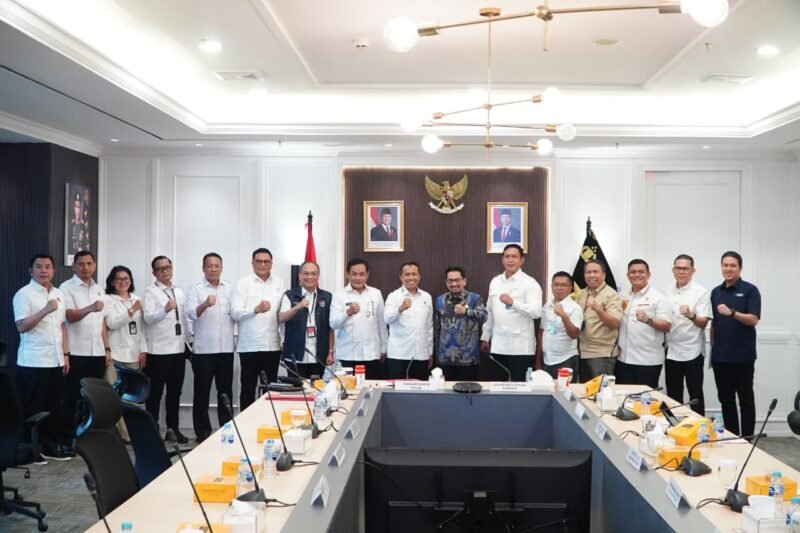 Kabareskrim Polri Komjen Pol Drs. Syahardiantono, M.Si memimpin Rapat Koordinasi Satgas Saber Pelanggaran Harga, Keamanan, dan Mutu Pangan di Mabes Polri, Jakarta, Rabu (4/2/2026), guna menjaga stabilitas pangan menjelang Imlek, Ramadan, dan Idul Fitri 2026.