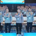 Kapolri Jenderal Polisi Listyo Sigit Prabowo memberikan arahan saat membuka Rapat Pimpinan (Rapim) Polri di TMII, Jakarta Timur, Selasa (10/2/2026).