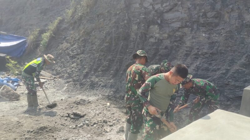 Progres pembangunan Jembatan Gantung Desa Burlah, Aceh Tengah, telah mencapai 50,6 persen. Infrastruktur sepanjang 120 meter ini ditargetkan rampung pada Februari 2026 untuk memperlancar akses antar desa dan mendukung aktivitas ekonomi masyarakat.(11/2/2026).