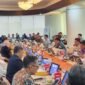 Sekda Aceh, M. Nasir S,IP, MPA di dampingi Ka. SKPA terkait mengikuti Rapat Konfirmasi rencana aksi percepatan rehabilitasi dan rekonstruksi pascabencana Sumatera, di Ruang Rapat lantai 20, gedung Menara Bappenas, Jakarta Selatan, Kamis, 12 februari 2026