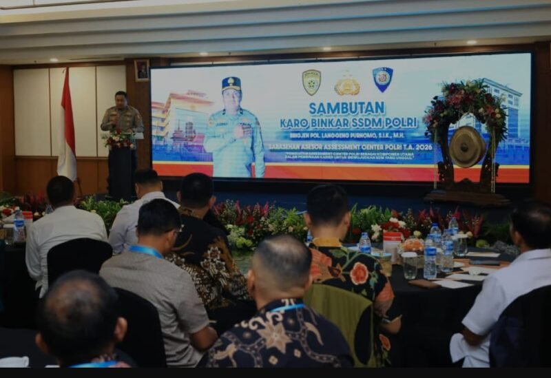 Karo Binkar SSDM Polri Brigjen Pol. Langgeng Purnomo membuka Konsolidasi Asesor Assessment Center Polri Tahun 2026 di Hotel Grand Sahid Jaya, Jakarta, Kamis (12/2/2026), sebagai langkah penguatan sistem meritokrasi dan pembinaan karier berbasis kompetensi.