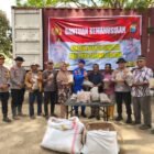 Keterangan yang tepat dari berita itu adalah Bantuan 10 ton ikan asin dari Kapolda Sulawesi Selatan untuk warga Aceh Tamiang yang terdampak banjir, Minggu 15/2/2026