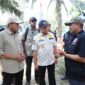 Wakil Gubernur Aceh, Fadhlullah, SE mendampingi Mendagri Tito Karnavian saat mengunjungi titik pengungsian di Kec. Langkahan Kab. Aceh Utara, Jum'at, 20 Februari 2026