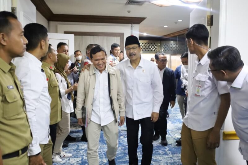 Wakil Gubernur Aceh, Fadhlullah, SE melakukan pertemuan terkait progress Pembangunan Huntara, Huntap & penyaluran DTH Pasca Bencana Hidrometeorologi di Aceh bersama Menko PMK, Mendagri, Mensos di kantor Kemenko PMK, Senin, 23 Februari 2026