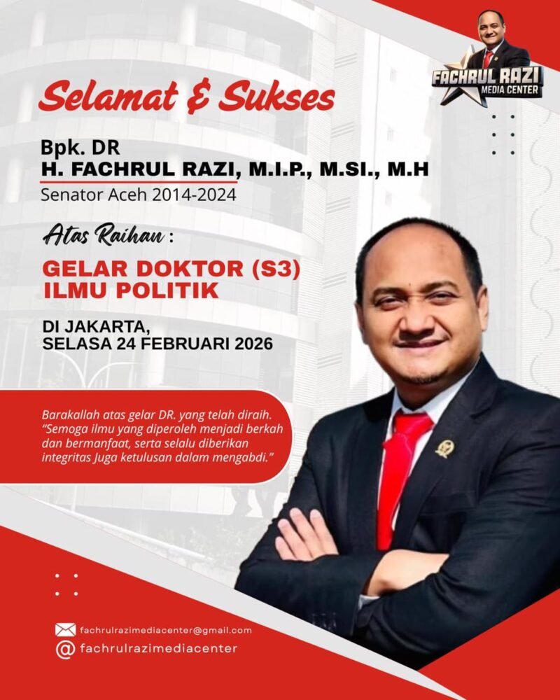 Fachrul Razi berpose usai resmi meraih gelar Doktor Ilmu Politik di Universitas Nasional, setelah menempuh perjalanan akademik linear sejak S1 dan S2 di Universitas Indonesia serta berkiprah sebagai anggota Dewan Perwakilan Daerah Republik Indonesia periode 2014–2024.