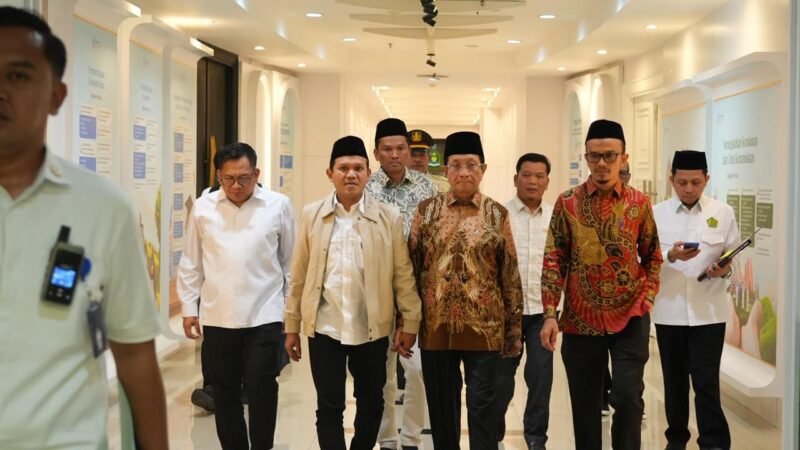 Wakil Gubernur Aceh Fadhlullah bersama jajaran Gemira Aceh melakukan audiensi dengan Menteri Agama RI Nasaruddin Umar di Kantor Kementerian Agama RI, Jakarta, membahas penguatan pendidikan syariat, moderasi beragama, serta usulan Madrasah Terintegrasi Inovasi dan Lapas Syari’ah.(24/2/2026)