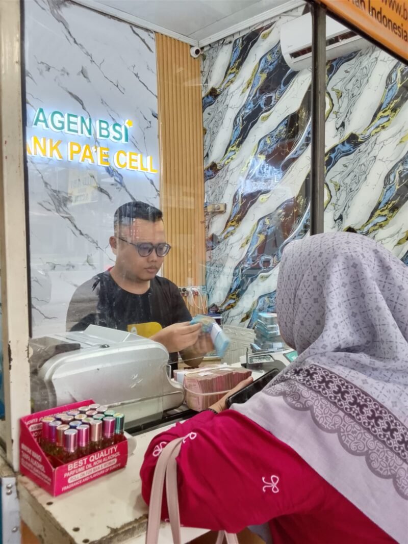 PT Bank Syariah Indonesia Tbk (BSI) terus memperkuat komitmennya dalam memperluas inklusi keuangan syariah di Aceh melalui jaringan BSI Agen yang kini telah mencapai lebih dari 19.293 agen dan tersebar hingga ke pelosok Aceh.(25/2/2026)