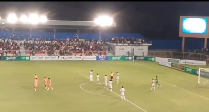 Pemain Persiraja Banda Aceh merayakan kemenangan 4-2 atas PSPS pada laga pekan ke-18 Liga 2 Pegadaian Championship di Stadion H. Dimurthala, Sabtu (31/1/2026).