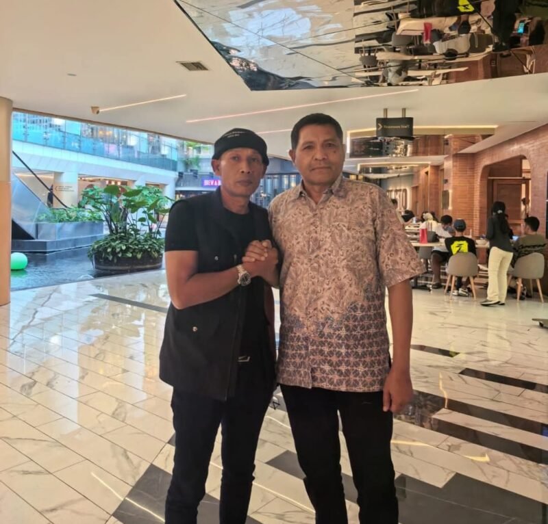 Bang Jack Libya saat memberikan pernyataan terkait dinamika hubungan Ketua DPRA Aceh Zulfadhli dan Sekda Aceh M. Nasir, Senin (2/2/2026).