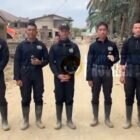 Taruna Akademi Kepolisian (Akpol) peserta Latsitardanus bersama warga membersihkan lumpur di kawasan Pasar Bawah Aceh Tamiang sebagai bentuk kepedulian sosial dan empati pascabencana, Rabu (4/2/2026).