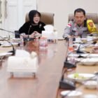 Forkopimda Kota Banda Aceh menggelar rapat koordinasi pengamanan Natal dan Tahun Baru (Nataru) di Pendopo Wali Kota Banda Aceh, Rabu (24/12/2025), sekaligus mengeluarkan seruan bersama larangan perayaan Tahun Baru 2026.