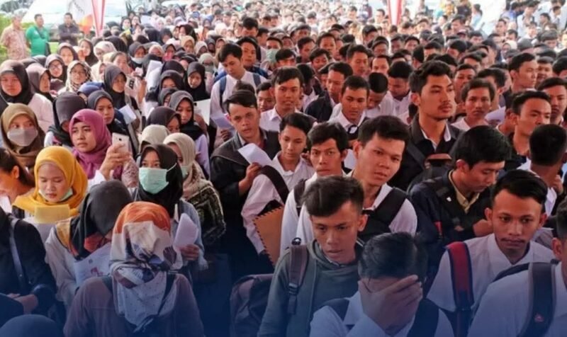 Kepala BPS Aceh Agus Andria SST MSi menyampaikan data ketenagakerjaan Aceh dalam konferensi pers Berita Resmi Statistik di Banda Aceh, Kamis (5/2/2026).