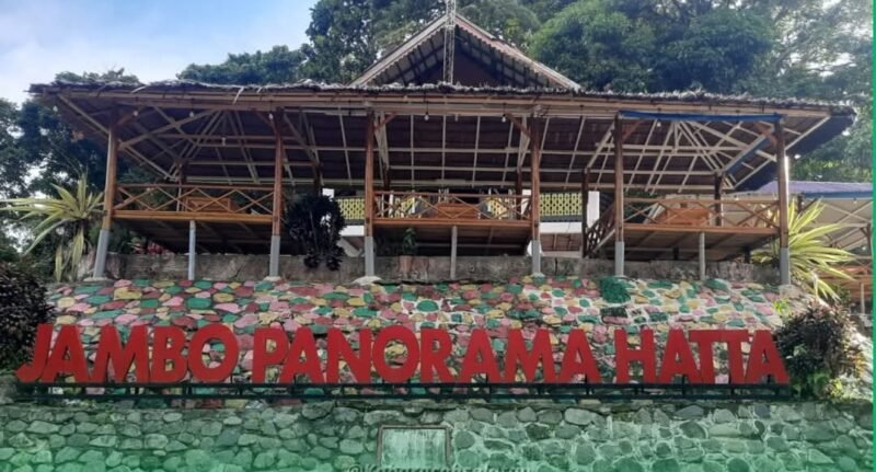 Panorama Jambo Hatta di Gampong Lhok Rukam, Tapaktuan, menyuguhkan pemandangan Samudera Hindia dari ketinggian bukit, sekaligus menjadi saksi sejarah persinggahan Wakil Presiden pertama RI, Mohammad Hatta.(5/2/2026).