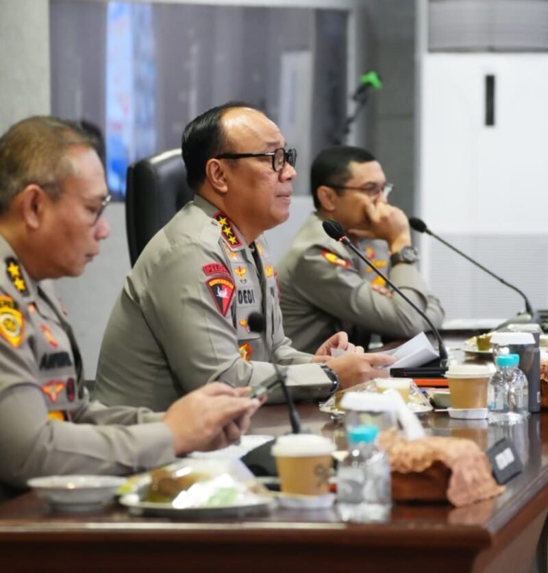 Wakapolri Komjen Pol. Prof. Dr. Dedi Prasetyo menyampaikan arahan kepada jajaran Polri untuk mengawal pelaksanaan program APBN 2026 agar bantuan pemerintah tepat sasaran dan menjangkau masyarakat miskin ekstrem.(6/2/2026).